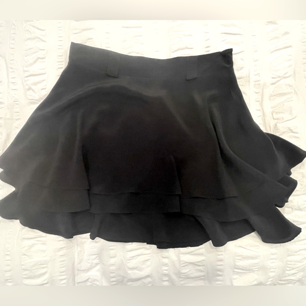 Black 100% silk Yumi Kim tiered mini skirt.